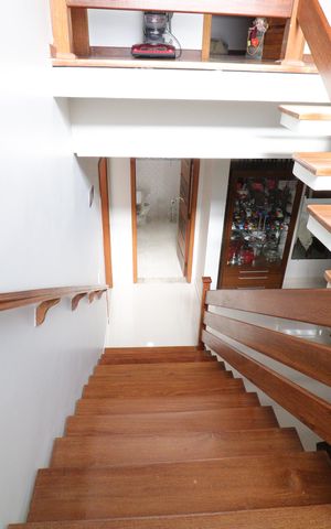 Casa à venda com 248m², 5 quartos e 3 vagasCorredor