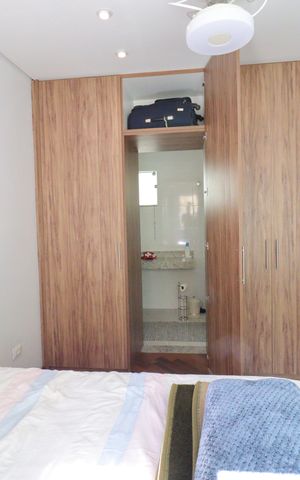 Casa à venda com 248m², 5 quartos e 3 vagasSuíte