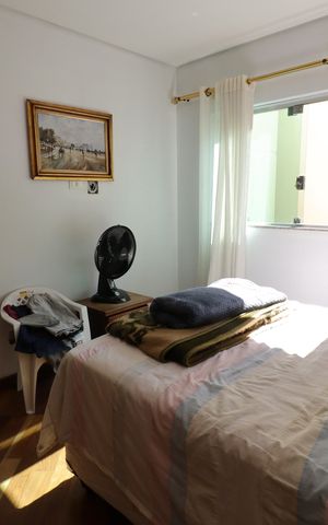 Casa à venda com 248m², 5 quartos e 3 vagasQuarto