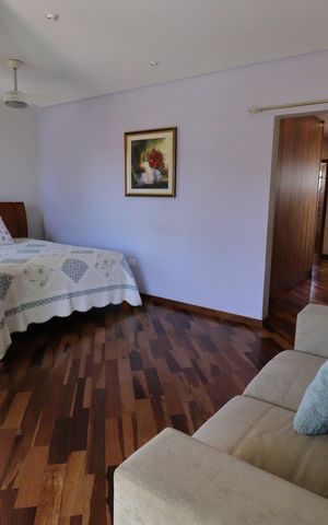 Casa à venda com 248m², 5 quartos e 3 vagasSuíte 3