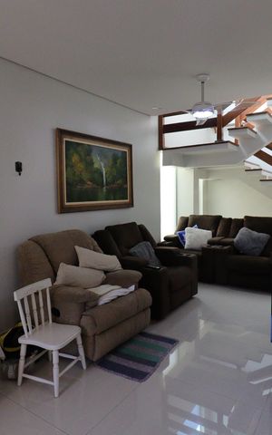 Casa à venda com 248m², 5 quartos e 3 vagasSala
