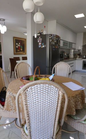 Casa à venda com 248m², 5 quartos e 3 vagasSala de jantar 2