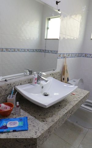 Casa à venda com 248m², 5 quartos e 3 vagasBanheiro social