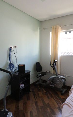 Casa à venda com 248m², 5 quartos e 3 vagasQuarto 2