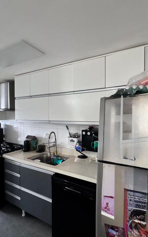 Apartamento à venda com 138m², 3 quartos e 2 vagas Apartamento à venda com 138m², 3 quartos e 2 vagasCozinha e Área de Serviço