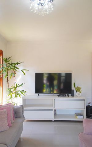 Casa à venda com 300m², 5 quartos e 2 vagasSala