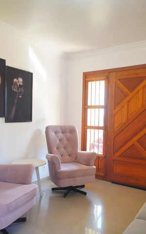 Casa à venda com 300m², 5 quartos e 2 vagasSala