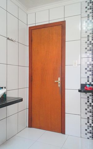 Casa à venda com 300m², 5 quartos e 2 vagasBanheiro 1