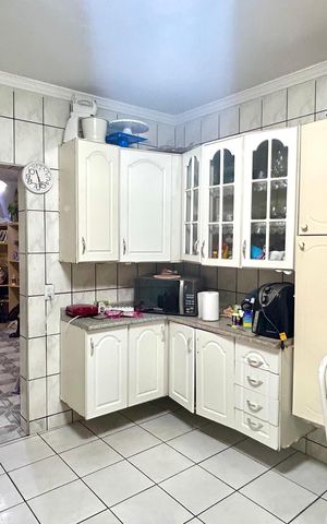 Casa à venda com 300m², 3 quartos e sem vaga Casa à venda com 300m², 3 quartos e sem vagaCozinha