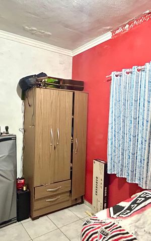 Casa à venda com 300m², 3 quartos e sem vaga Casa à venda com 300m², 3 quartos e sem vagaQuarto 3
