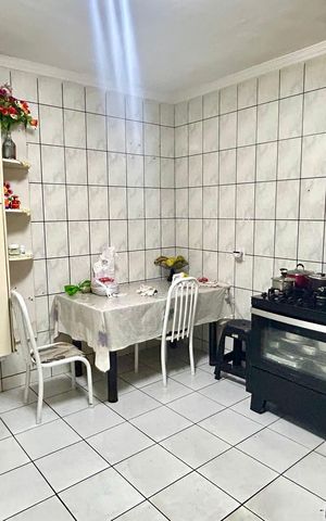 Casa à venda com 300m², 3 quartos e sem vaga Casa à venda com 300m², 3 quartos e sem vagaCozinha