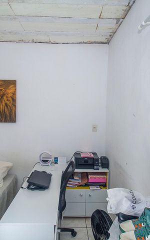 Casa à venda com 1100m², 4 quartos e 2 vagas Casa à venda com 1100m², 4 quartos e 2 vagasQuarto