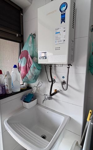 Apartamento à venda com 83m², 3 quartos e 2 vagas Apartamento à venda com 83m², 3 quartos e 2 vagasÁrea de Serviço