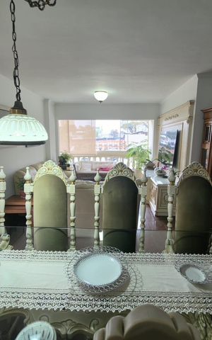 Apartamento à venda com 130m², 4 quartos e 3 vagas Apartamento à venda com 130m², 4 quartos e 3 vagasSala