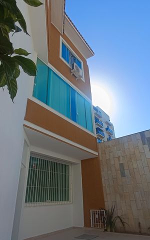 Casa para alugar com 189m², 5 quartos e 1 vaga Casa para alugar com 189m², 5 quartos e 1 vagaFachada