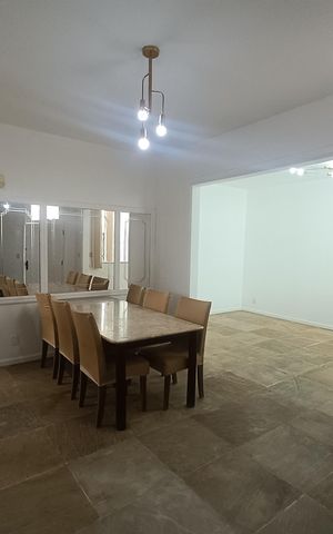 Casa para alugar com 189m², 5 quartos e 1 vaga Casa para alugar com 189m², 5 quartos e 1 vagaSala