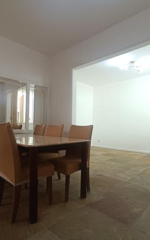 Casa para alugar com 189m², 5 quartos e 1 vaga Casa para alugar com 189m², 5 quartos e 1 vagaSala