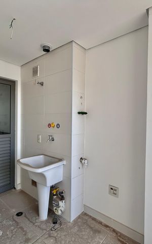 Apartamento à venda com 130m², 3 quartos e 2 vagas Apartamento à venda com 130m², 3 quartos e 2 vagasLavanderia