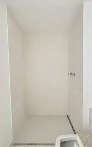 Apartamento à venda com 130m², 3 quartos e 2 vagas Apartamento à venda com 130m², 3 quartos e 2 vagasBanheiro do Quarto 1