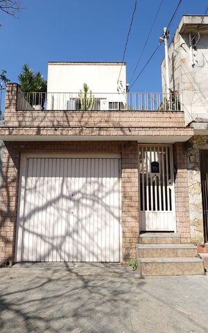 Casa à venda com 100m², 2 quartos e 1 vagaFachada