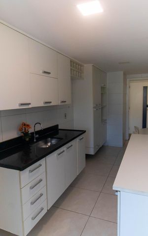 Apartamento para alugar com 96m², 3 quartos e 1 vaga Apartamento para alugar com 96m², 3 quartos e 1 vagaCozinha e Área de Serviço