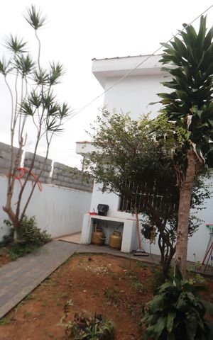 Casa à venda com 149m², 3 quartos e 2 vagasQuintal e Jardim
