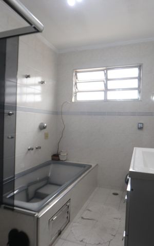 Casa à venda com 149m², 3 quartos e 2 vagasBanheiro de Cima