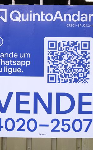 Casa de condomínio à venda com 106m², 2 quartos e 2 vagasPlaca GRANDE instalada no portão do imóvel, dia 04.08.2026 - Código da placa: BFSH-3