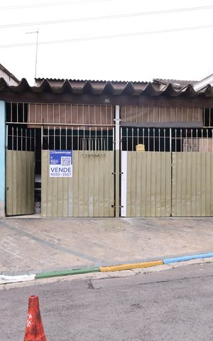 Casa de condomínio à venda com 106m², 2 quartos e 2 vagasFachada do imóvel - Placa GRANDE instalada no portão do imóvel, dia 04.08.2026 - Código da placa: BFSH-3