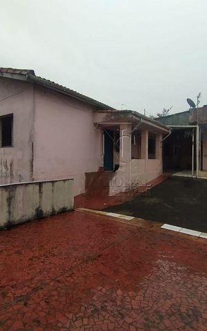 Casa à venda com 199m², 2 quartos e 2 vagas