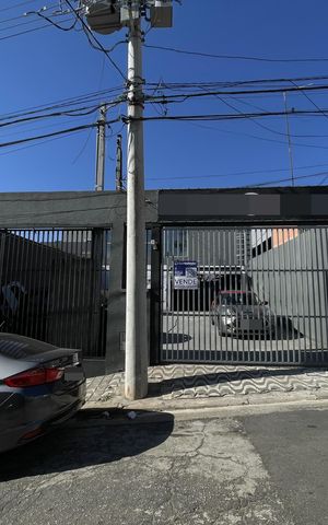 Casa à venda com 499m², 1 quarto e 16 vagas Casa à venda com 499m², 1 quarto e 16 vagasFachada + Placa