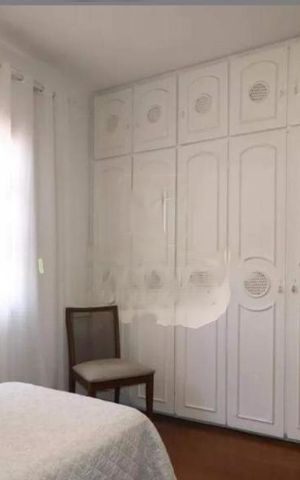 Casa à venda com 232m², 4 quartos e 4 vagas
