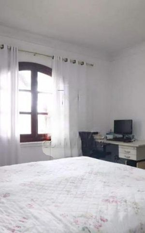 Casa à venda com 232m², 4 quartos e 4 vagas