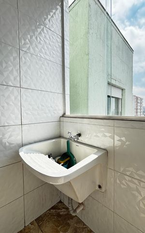 Apartamento à venda com 130m², 3 quartos e sem vaga Apartamento à venda com 130m², 3 quartos e sem vagaÁrea de Serviço