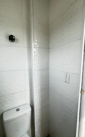 Apartamento à venda com 130m², 3 quartos e sem vaga Apartamento à venda com 130m², 3 quartos e sem vagaBanheiro de Serviço