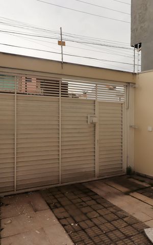 Casa à venda com 143m², 2 quartos e 2 vagasGaragem