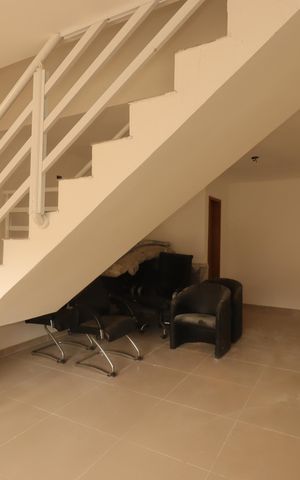 Casa à venda com 143m², 2 quartos e 2 vagasSala