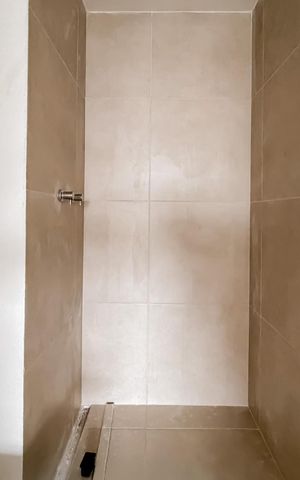 Apartamento à venda com 90m², 2 quartos e 1 vaga Apartamento à venda com 90m², 2 quartos e 1 vagaBanheiro da Suíte 2