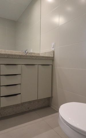 Apartamento para alugar com 126m², 3 quartos e 2 vagas Apartamento para alugar com 126m², 3 quartos e 2 vagasBanheiro da Suíte 1