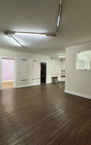 Casa para alugar com 290m², 17 quartos e 4 vagas