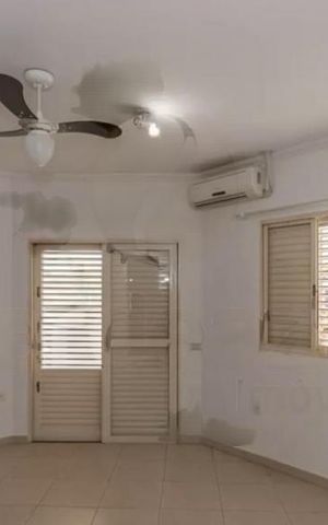 Casa de condomínio para alugar com 270m², 5 quartos e 2 vagas