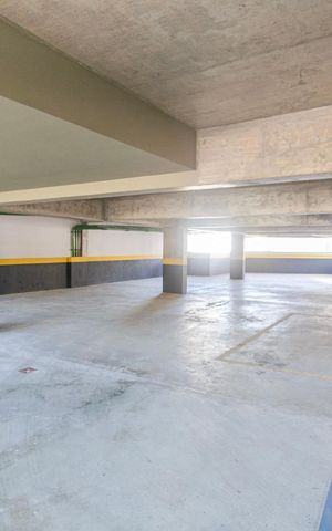 Apartamento à venda com 77m², 2 quartos e 2 vagas Apartamento à venda com 77m², 2 quartos e 2 vagasGaragem