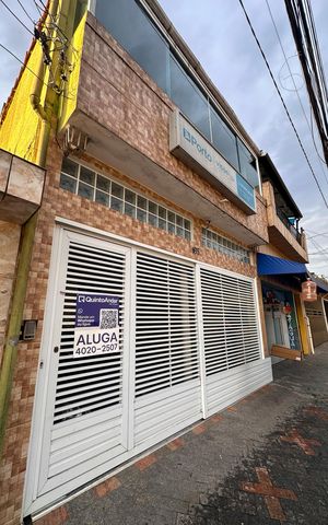 Casa para alugar com 140m², 4 quartos e 2 vagasFachada