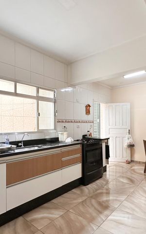 Casa para alugar com 140m², 4 quartos e 2 vagasCozinha