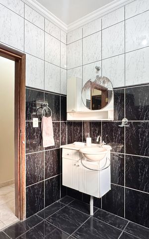 Casa para alugar com 140m², 4 quartos e 2 vagasBanheiro Social