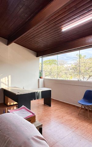 Casa para alugar com 140m², 4 quartos e 2 vagasEscritório