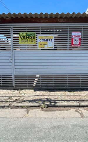 Casa à venda com 69m², 2 quartos e 2 vagasFachada