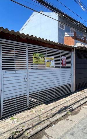 Casa à venda com 69m², 2 quartos e 2 vagasFachada