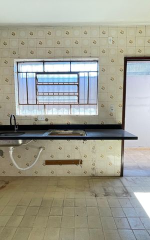 Casa à venda com 69m², 2 quartos e 2 vagasCozinha
