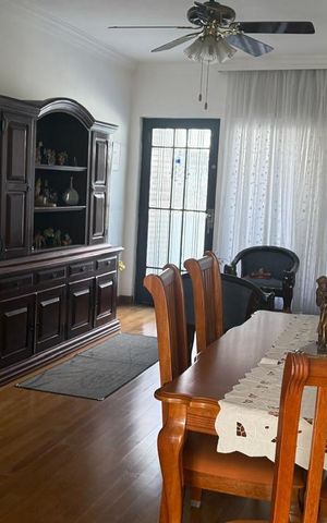 Casa à venda com 106m², 2 quartos e 1 vaga Casa à venda com 106m², 2 quartos e 1 vagaSala